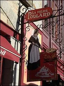 O dgusterez-vous la fameuse omelette souffle et additionne de crme frache de la Mre Poulard ?