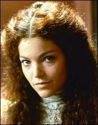 Ce film a t ralis par Barbra Streisand,  partir du roman du Prix Nobel de littrature Isaac Bashevis Singer. En photo c'est l'actrice Amy Irving. La musique est de Michel Legrand. C'est ?