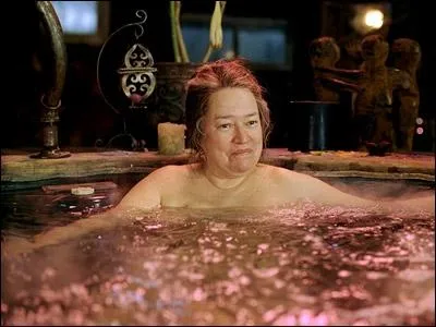 Encore Kathy Bates, toujours rousse, et dans une position inattendue, dans ce film o son style de vie, trs simple mais dcontracte va surprendre un Jack Nicholson d'abord rticent. C'est...