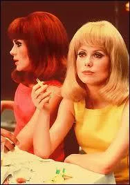 L'un des films les plus connus et apprcis de Jacques Demy, avec les vraies soeurs dans la vie, Franoise Dorlac la rousse et Catherine Deneuve la blonde. C'est ?