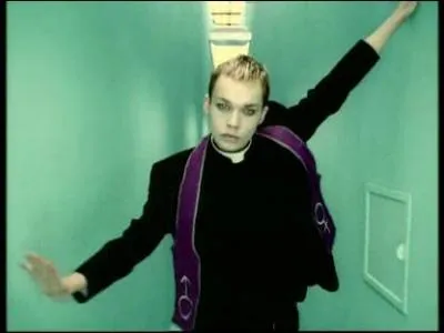 Qui fait rfrence  son sexe dans la chanson  Ma petite entreprise  ?