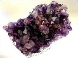 Reconnaissez-vous cette pierre ?