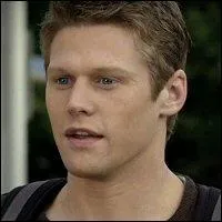 Avec qui Matt est-il sorti aprs sa rupture avec Elena ?