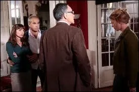 Qui sont les personnages qui sont de dos sur cette image ?