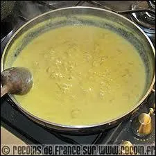 La mouclade est un plat  base de palourdes ?