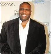 Comment s'appelle le pre de la marie ?