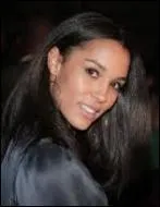 Comment s'appelle sa petite amie, avec qui il se mariera dans la saison 5 ?