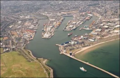 Laquelle de ces villes n'est pas situe au Canada ?