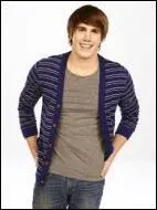 Qui est ce nouveau membre du Glee Club qui apparait dans la saison 4 ?