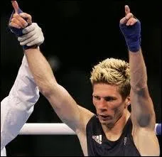 Dans quelle catégorie Jérôme Thomas se bat-il ?