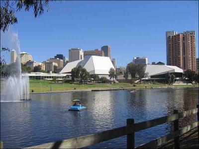 Capitale de l'Australie méridionale où se sont disputés les GP de formule 1 de 1985 à 1995.