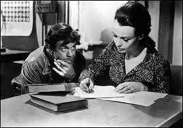 Comment s'appelle ce film de Ralph Nelson sorti en 1968, dans lequel un retard mental sert de cobaye  des expriences de laboratoires paralllement  une souris ?