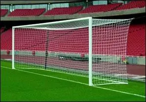 Quelle est la hauteur d'un goal de football ?