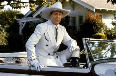 En 1988, il joue dans un film qui se passe en 1920,  l'poque du cinma muet :