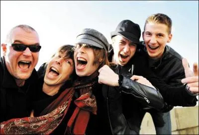 Quel groupe au nom évoquant un savant et un clochard a chanté ''Le BONHEUR'' ?