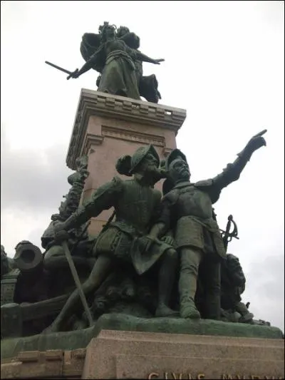 Monument mmorial de la dfense hroque de la ville par ses habitants face aux armes du Roi d'Espagne en 1557. Qui tait Roi de France en 1557 ?
