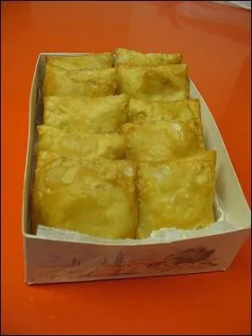 De quelle rgion ces beignets farcis de pure, de farce ou de pruneaux, et appels Tourtons, sont-ils la spcialit ?