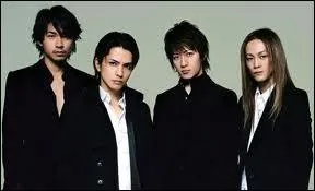 Qui chante   Hikari E   ?