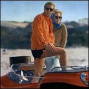 Un couple hot et inoubliable, une partie d'checs, un buggy sur la plage... C'est Steve Mac Queen et Faye Dunaway dans ?