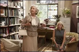 Dans ce film de Woody Allen, Naomi Watts (ici avec sa mre dans le film) va se prendre quelques jolies vestes. Quel est le titre du film ?
