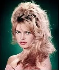 Quelle actrice selon le Gnral de Gaulle,   rapportait plus de devises  la France que la rgie Renault   ?