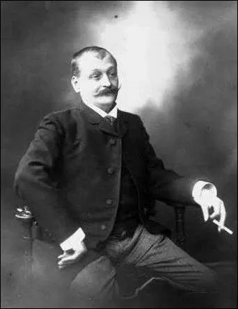  Il y a deux sortes de mariages, le mariage blanc et le mariage multicolore. Ce dernier est ainsi appel parce que chacun des deux conjoints en voit de toutes les couleurs .