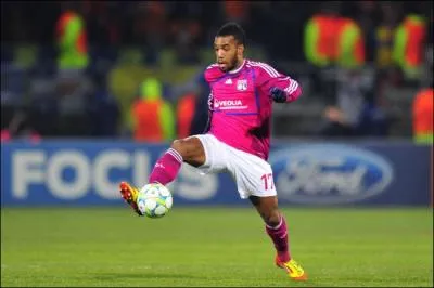 Qui est-ce jeune joueur issu du centre de formation de Lyon ?