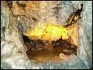 Ouvertes au public depuis la fin du XIXe sicle, les grottes de Nichet possdent une impressionnante colonne de 3 millions d'annes et la salle des Amoureux. O sont-elles ?