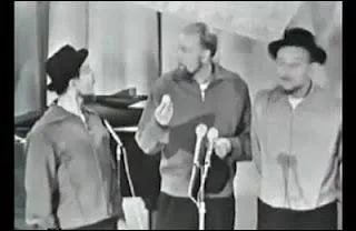 Ils taient quatre et ont dbut leur carrire sous le nom  Quatuor vocal des Compagnons de Route . Ils ont chant  La rumba de l'oeuf . Sous quel nom sont-ils rests clbres ?