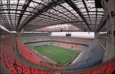 Quel est le nom du stade de l'Inter de Milan mais aussi du Milan AC ?