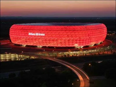 Quel est le nom du stade du Bayern Munich ?