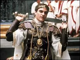 Quel est le nom de cet empereur, fils de Marc-Aurèle, qui ne dédaignait pas descendre dans l'arène pour combattre ?