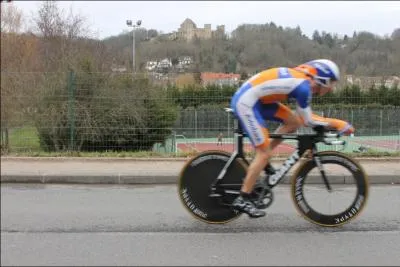 Quel coureur cycliste a remport le Paris-Nice 2012 le 11 mars ?