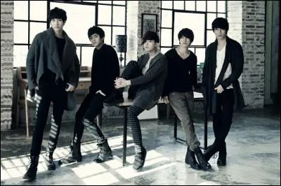 A quel label appartient le groupe F. T Island ?