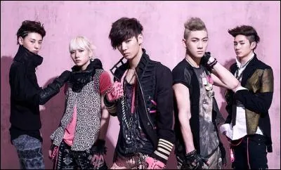 A quel label appartient le groupe NU'EST ?
