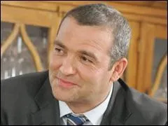 Comment s'appelle le prof de sport ?