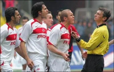 Que mriterait cet arbitre ?