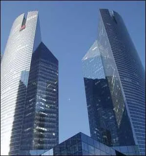 Quelle grande entreprise fait de l'co-pturage sur ses terrains ?