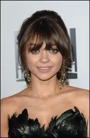 Qui est la fille la plus populaire du lyce ?