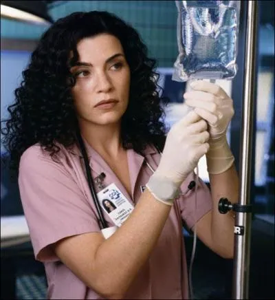 Maintenant qu'elle est devenue la trs lgante  Good wife  Alicia Florrick, on a tendance  oublier sa chevelure libre et frise dans Urgences. Qui est cette actrice ?