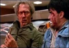 En 1990, Clint Eastwood ralise son 15e film. Charlie Sheen est  The Rookie , mais sous quel nom ce film est-il sorti en France ?