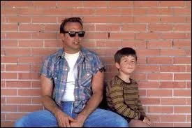 Quel film de 1993 ralis par Clint Eastwood met en scne Kevin Costner dans le rle de Butch, un vad en cavale qui kidnappe un enfant ?