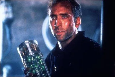 En 1996, il incarne Dr Stanley Goodspeed aux cts de Ed Harris et Sean Connery. Quel est ce film ?