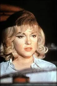 Dans ce rle de protectrice des animaux sauvages, les mustangs, elle est...