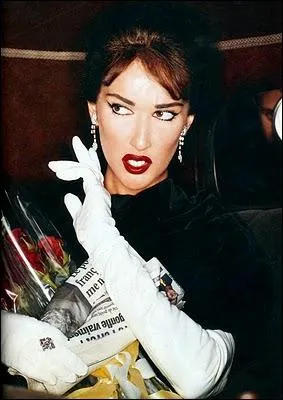 C'est La Callas, mais ce n'est pas Maria Callas. Quel(le) artiste s'est ainsi mtamorphos(e) ?