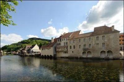 O se situe le Muse Courbet ?