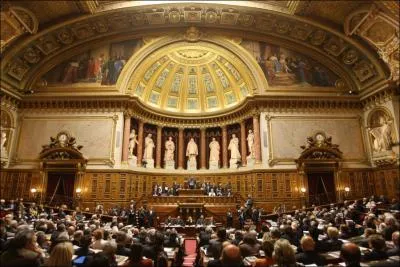 Le Conseil constitutionnel a censur le 22 mars la loi crant un grand fichier. De combien de parlementaires doit-il au minimum tre saisi pour pouvoir examiner une loi ?