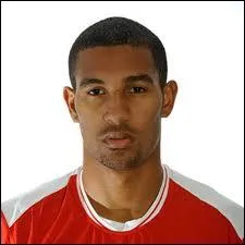 Quel joueur franais volue au Standard de Lige ?