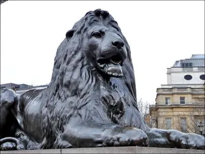 Ce lion rappelle la dfaite de la flotte franco-espagnole !