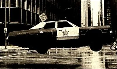 Combien de voitures de police ont t ncessaires (environ) pour le film ?